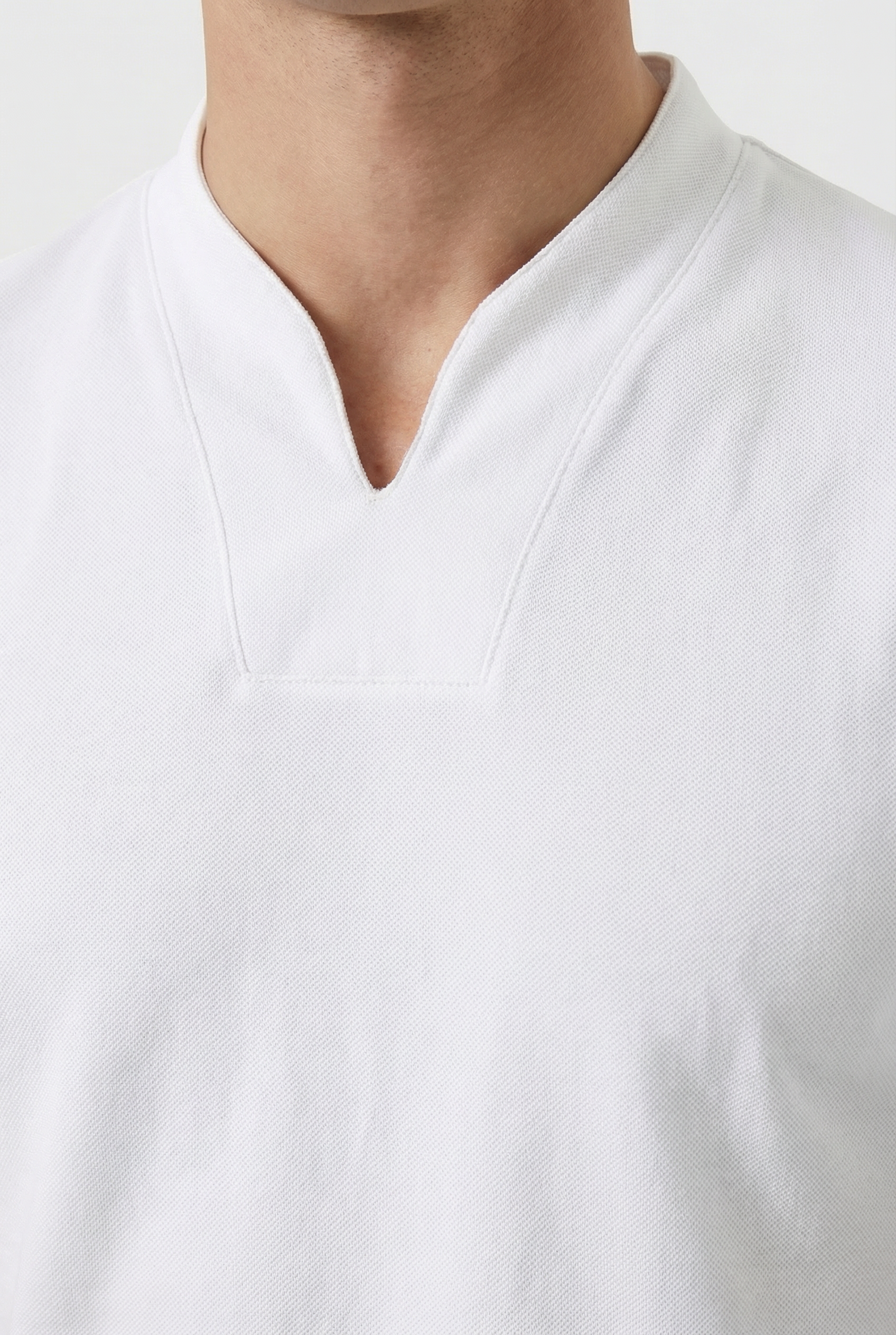 Camisa Hombre Algodón Slim-Fit Cuello en V Manga Corta Casual