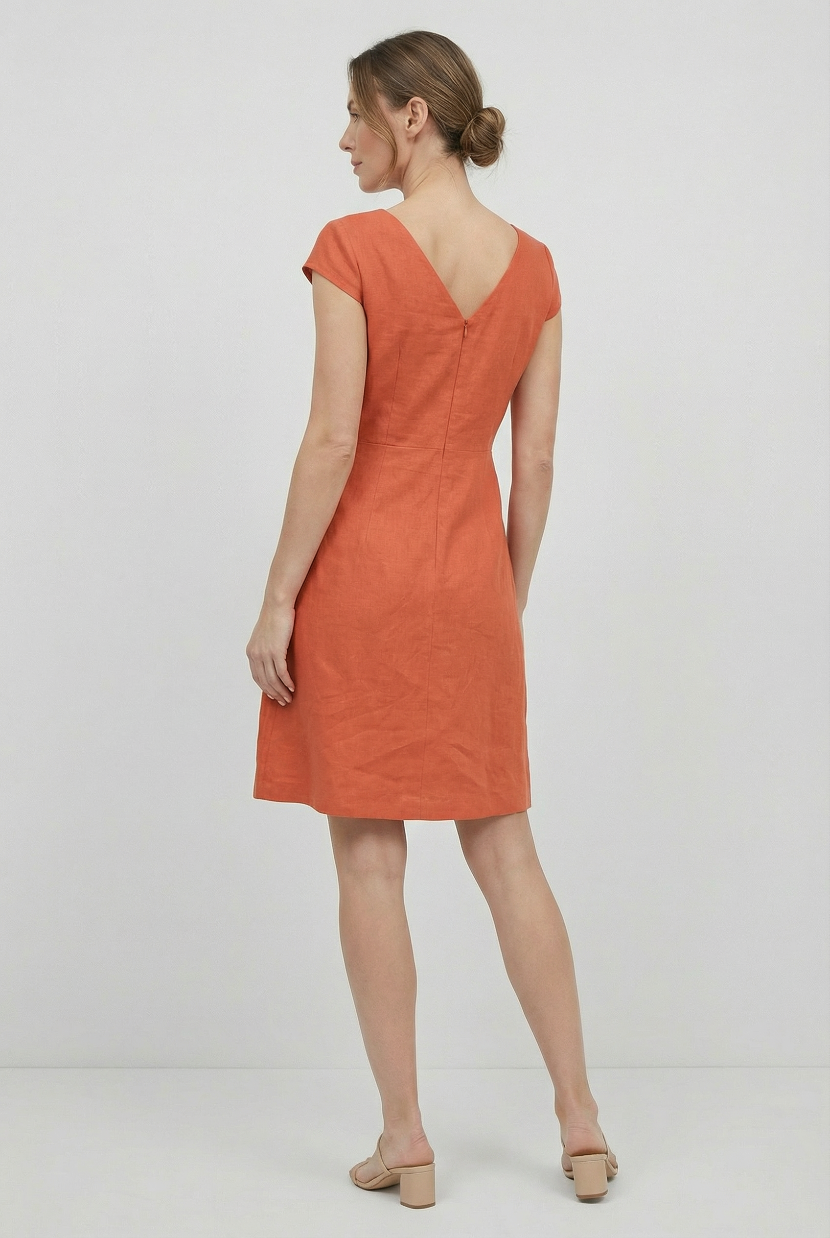 Vestido de Mujer Elegante de Tejido Ligero con Mangas Delicadas y Silueta Femenina 2