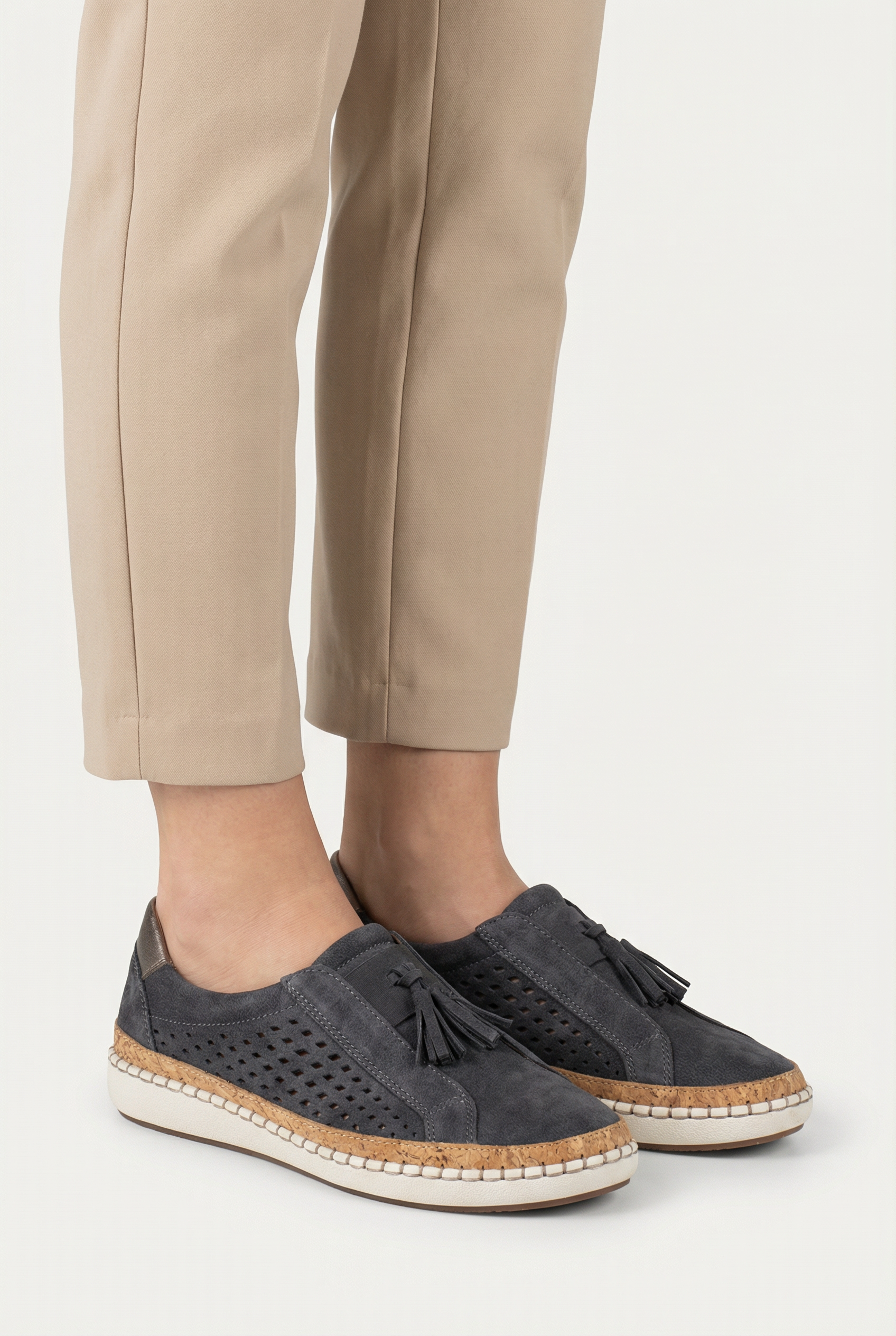 Zapatos Mujer Slip-On Cuero Vegano Perforado Casual Con Suela de Goma 3